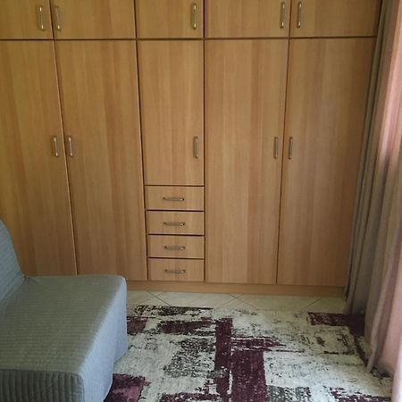 Second Floor Best Stay Афины Экстерьер фото