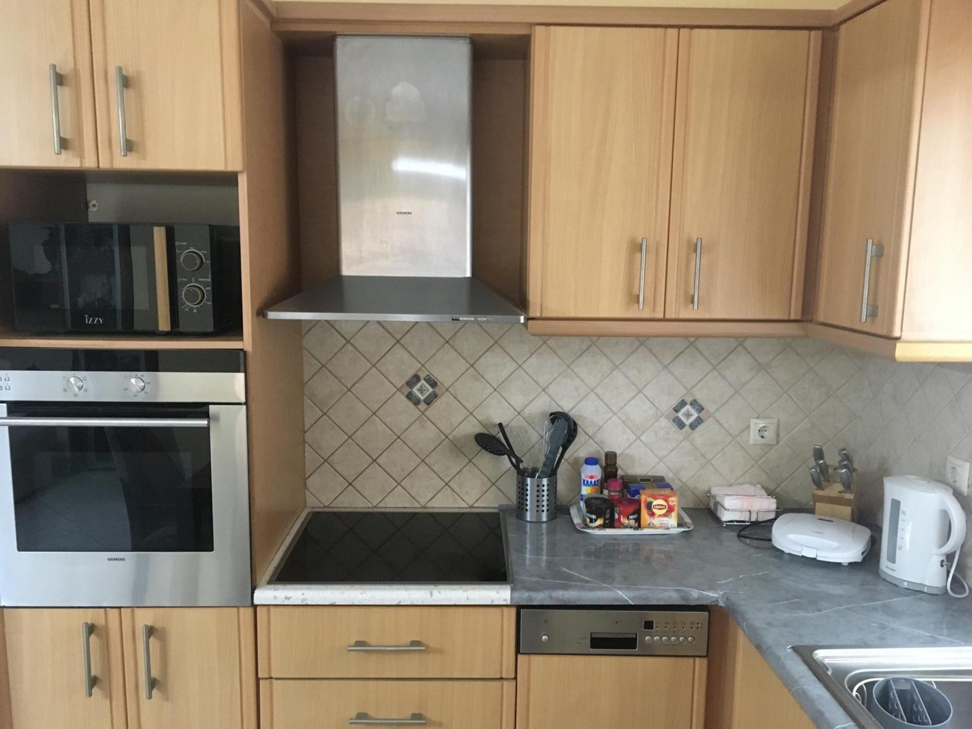Second Floor Best Stay Афины Экстерьер фото